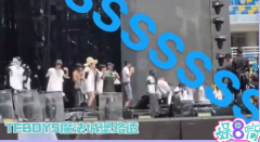 TFBOYS夹起来了