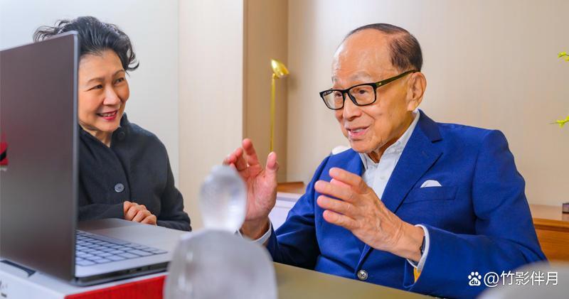 96岁李嘉诚坐轮椅看五月天演唱会